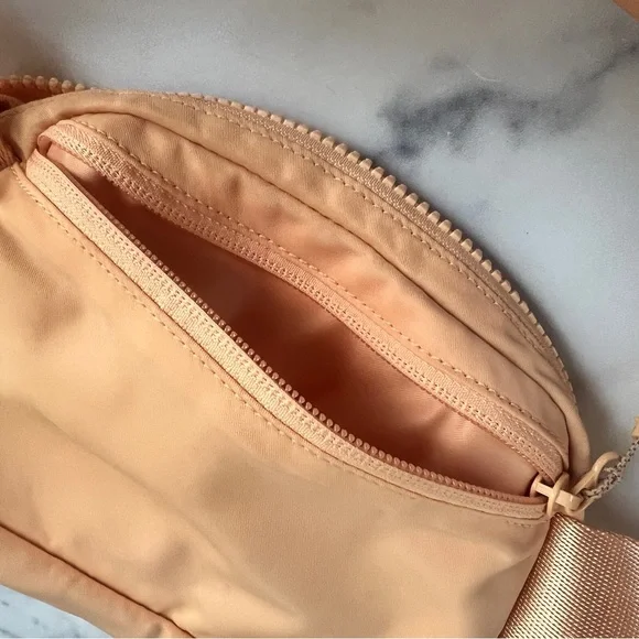 Lululemon Everywhere Belt Bag 1L, Summer Glow - Picture 4 of 10